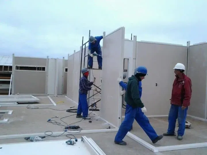 تركيب ساندوتش بانل للملاحق والغرف في جيزان:بأسعار مناسبة