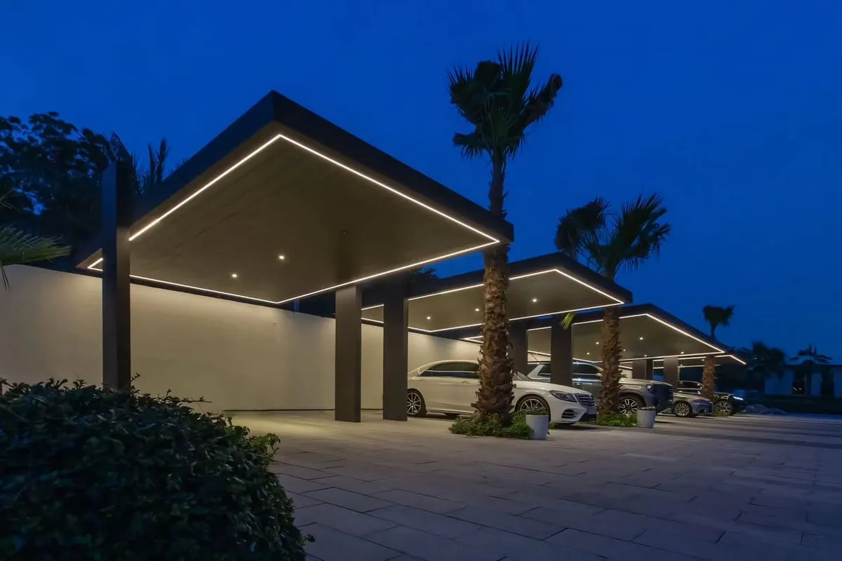 مظلات سيارات مودرن في الجنوب – فخامة الشكل وجودة الأداء