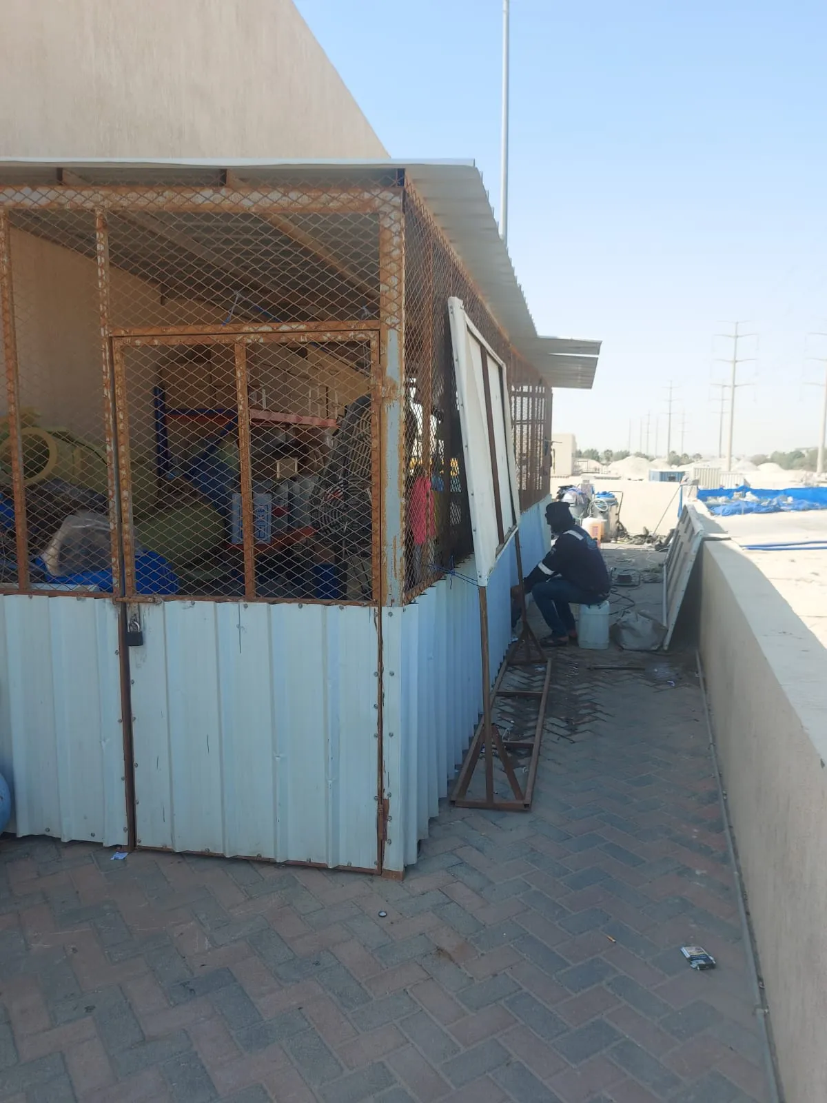 مظلات خزانات مظلات سخانات مظلات مكيفات مظلات السطح بالجنوب