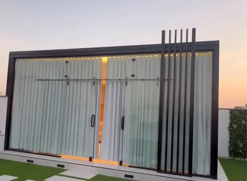 مقاول بناء مجالس زجاجية أنيقة وبسيطة بأقل تكلفة في أبها