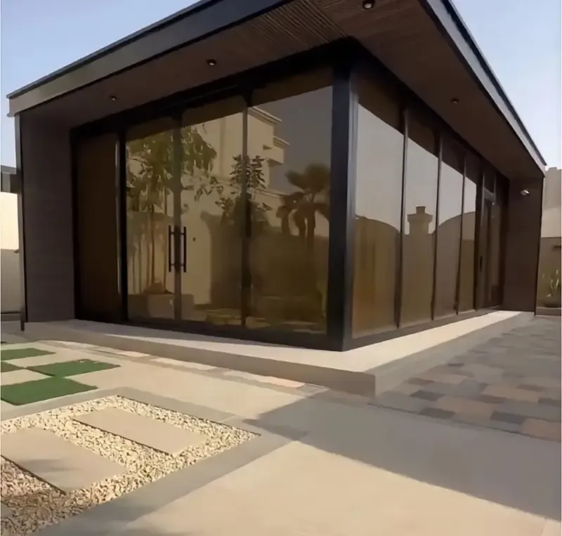 مقاول بناء مجالس زجاجية أنيقة وبسيطة بأقل تكلفة في أبها