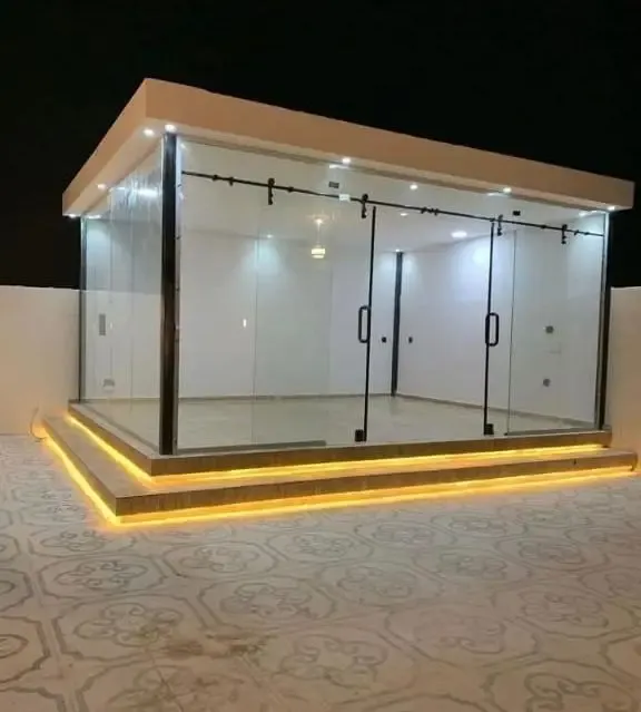 مقاول بناء مجالس زجاجية أنيقة وبسيطة بأقل تكلفة في أبها