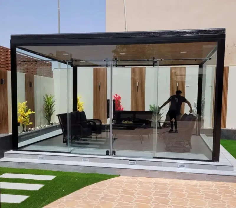 مقاول بناء مجالس زجاجية أنيقة وبسيطة بأقل تكلفة في أبها