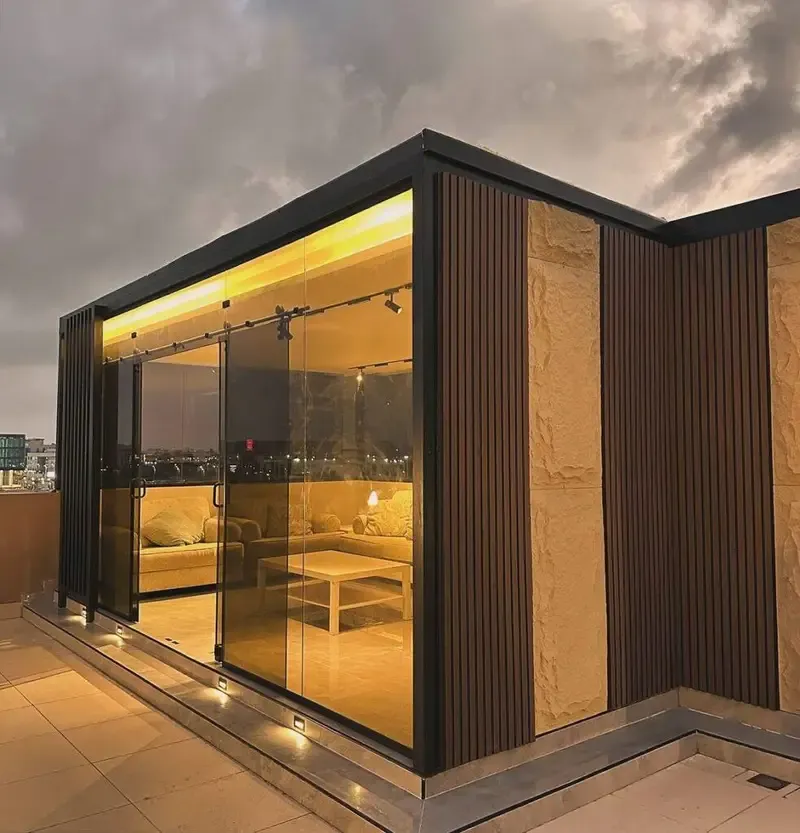 مقاول بناء مجالس زجاجية أنيقة وبسيطة بأقل تكلفة في أبها