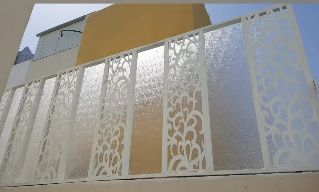 سواتر المنازل والفلل في أبها لأنواع، الأسعار، وأحدث سواتر