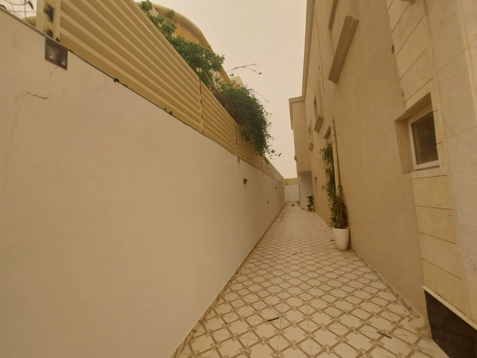 سواتر المنازل والفلل في أبها لأنواع، الأسعار، وأحدث سواتر