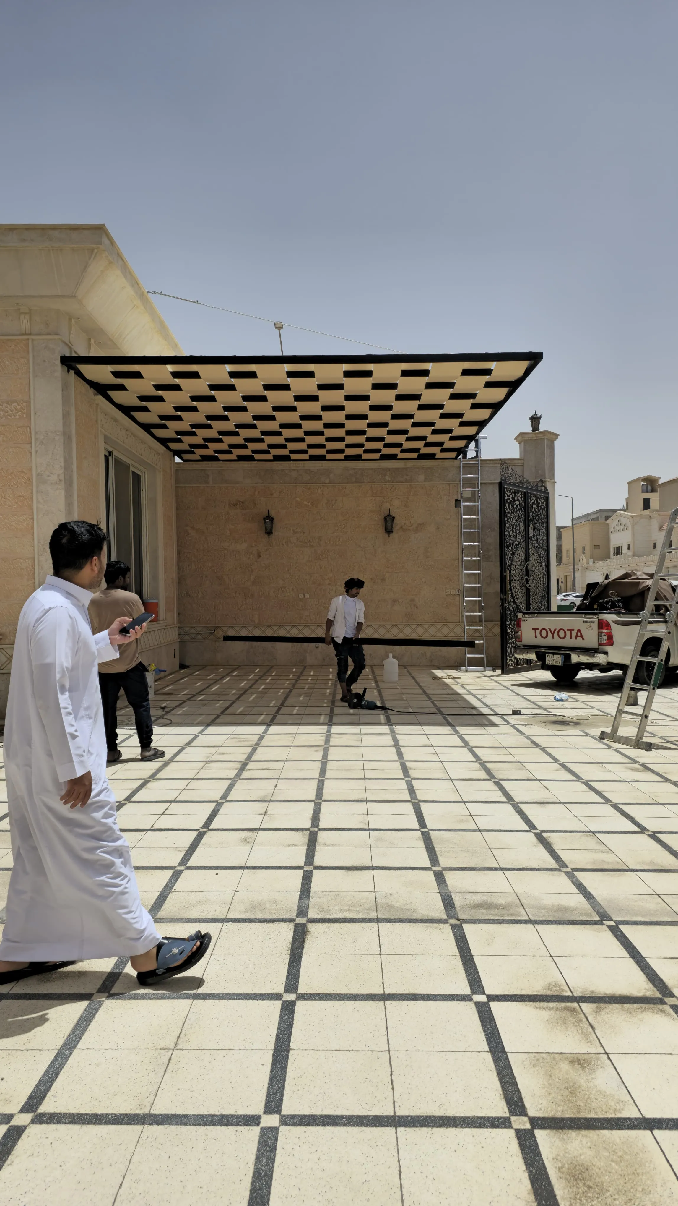 مظلات وسواتر في خميس مشيط لأحواش الفلل دليل الفخامة والحماية