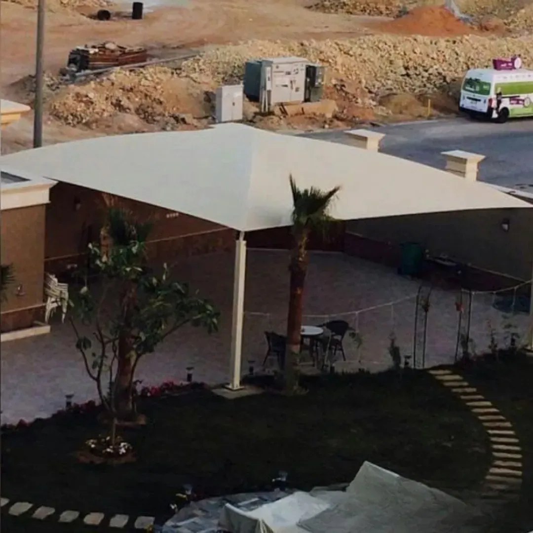 مظلات جلد PVC هرمية باخميس ميشط: الجودة والمتانة بأسلوب عصري