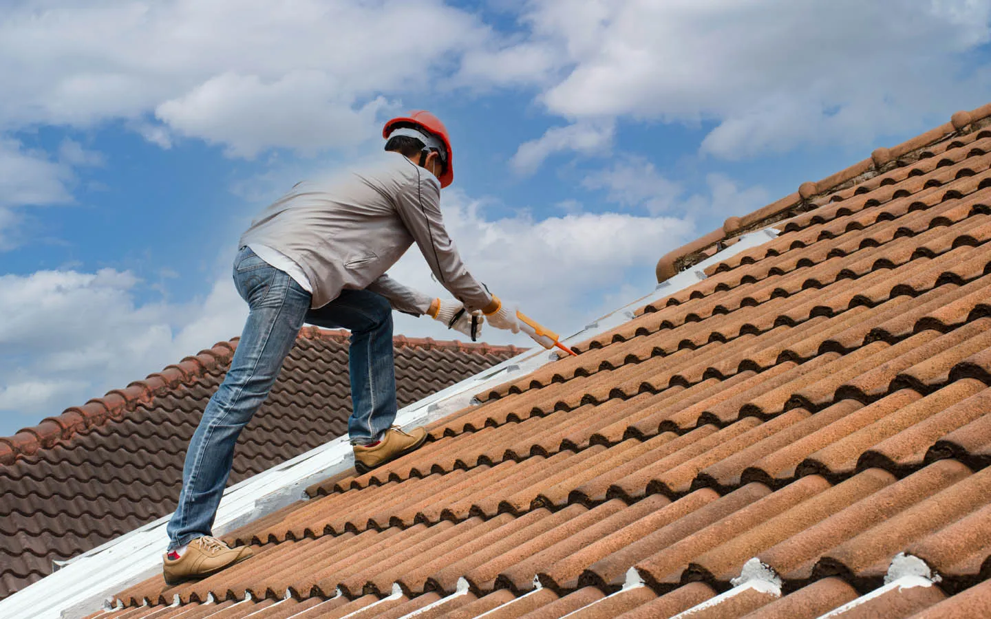 دليل تركيب قرميد الأسطح في خميس مشيط: الأنواع، والأسعار