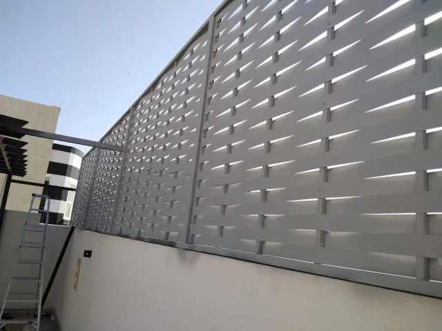 أنواع سواتر أحواش المنازل في الجنوب|دليل الأسعار والتركيب