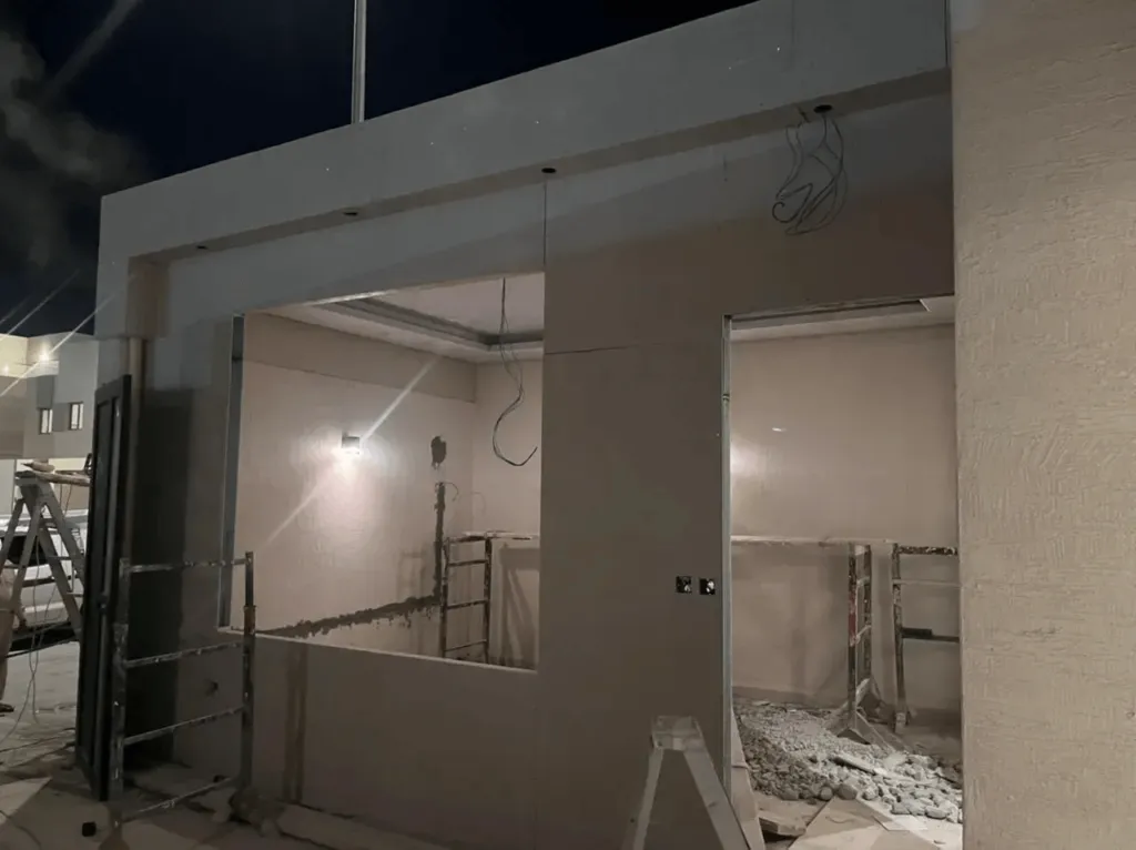 مقاول بناء ملاحق اسمنت بورد وجي آر سي بالجنوب بتصاميم 2026