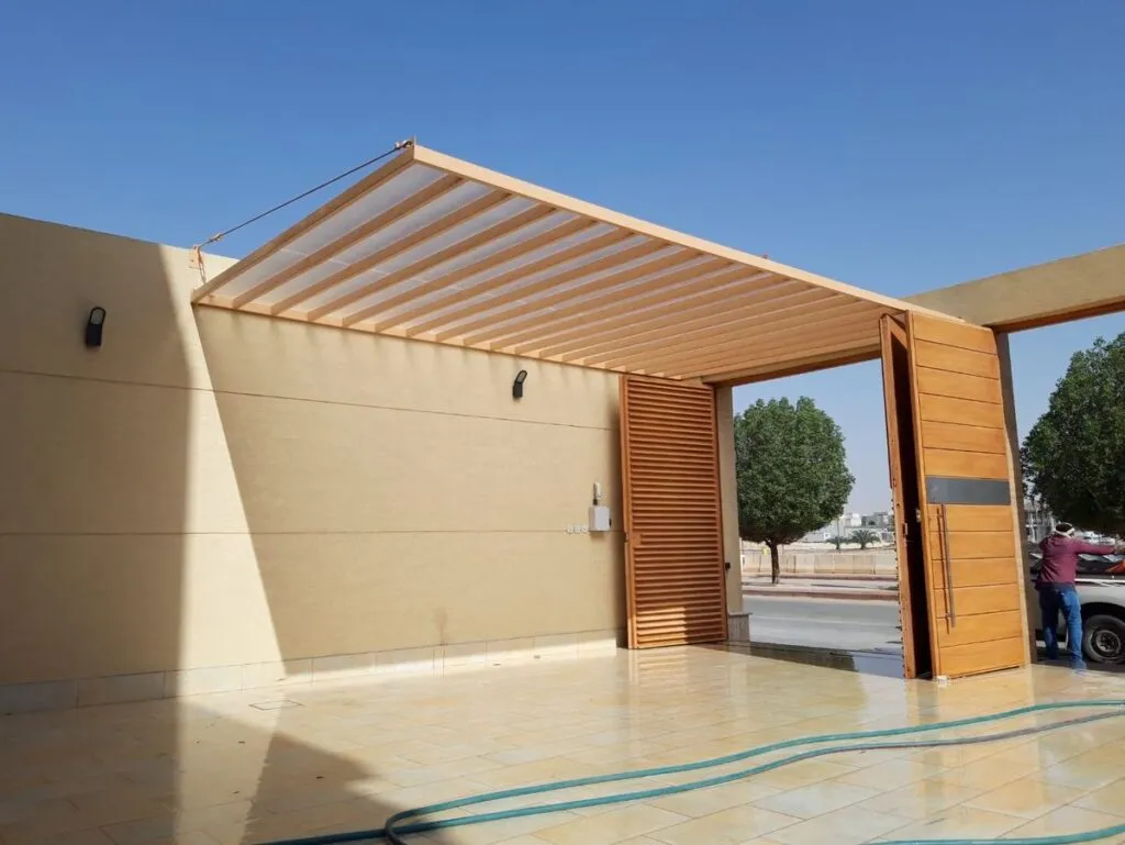 اصلاح مظلات كراج مقوسة بتثبيت آمن في خميس مشيط وجيزان