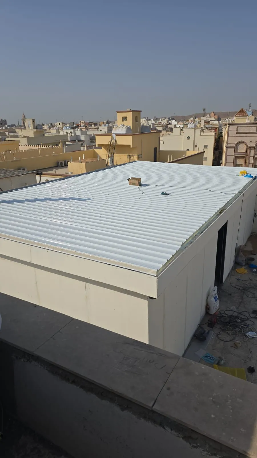 ملاحق ساندوتش بانل في النماص الدليل الشامل للتكلفة، المميزات