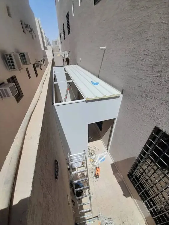 ملاحق ساندوتش بانل في النماص الدليل الشامل للتكلفة، المميزات