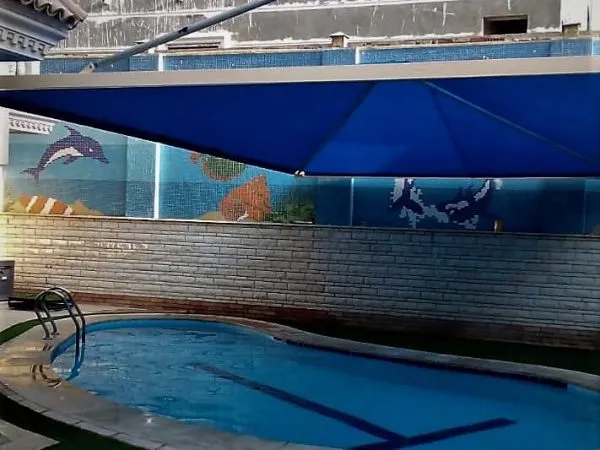 أفضل أنواع مظلات حدائق ومسابح بالجنوب وابهادليل شامل للأسعار