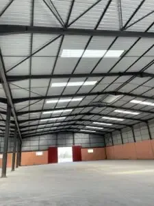 "أفضل شركة تركيب هناجر ومستودعات في خميس مشيط لعام 2026