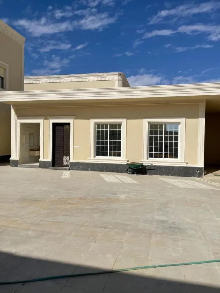 مجلس خارجي مصنوع بساندوش وشالهيات والأسمنت بوردفي أبها 