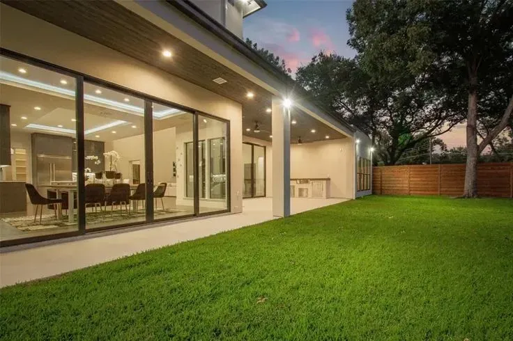 مجلس خارجي مصنوع بساندوش وشالهيات والأسمنت بوردفي أبها 